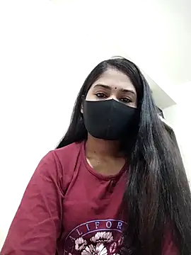 Green LaDY66 online show from 12.21.25