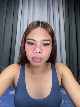 Snapshot of kierra_fox chatting on 11.10.25 kierra fox online show from 11.10.25