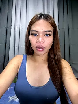 Snapshot of kierra_fox chatting on 11.12.25 kierra fox online show from 11.12.25