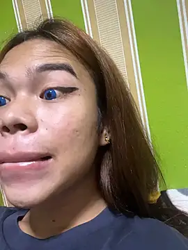 Snapshot of kierra_fox chatting on 11.18.25 kierra fox online show from 11.18.25