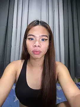 Snapshot of kierra_fox chatting on 11.21.25 kierra fox online show from 11.21.25