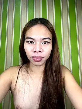 Snapshot of kierra_fox chatting on 12.04.25 kierra fox online show from 12.04.25