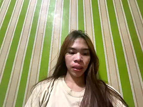 Snapshot of kierra_fox chatting on 12.05.25 kierra fox online show from 12.05.25