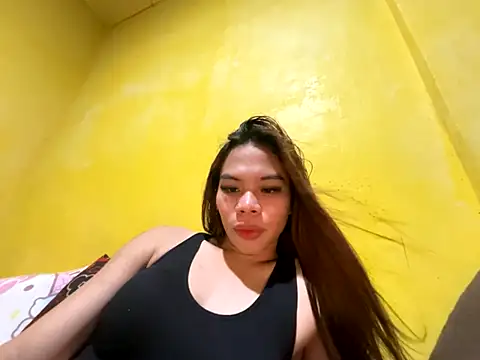 Snapshot of kierra_fox chatting on 12.21.25 kierra fox online show from 12.21.25