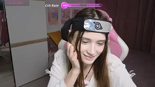 Hana Flo  online show from 11.04.25