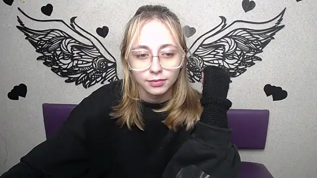 TracyLll online show from 12.01.25