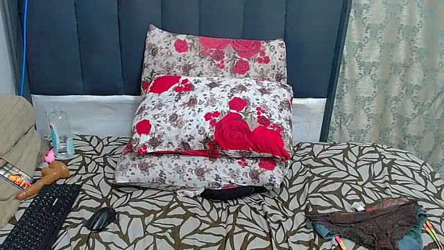 Snapshot of SwaziBeauty chatting on 11.09.25 SwaziBeauty online show from 11.09.25