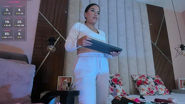 Arianaa Gray online show from 01.19.26