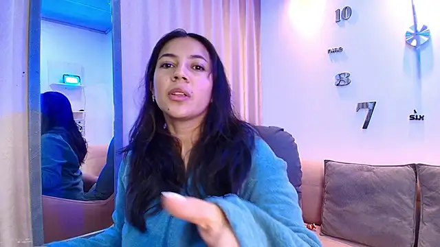 Snapshot of KamyGlam chatting on 01.16.26 KamyGlam online show from 01.16.26