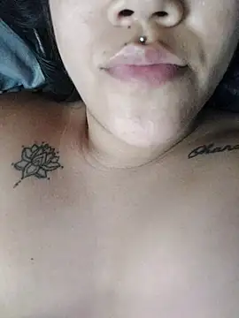 Snapshot of Camilu23 chatting on 02.18.26 Camilu23 online show from 02.18.26