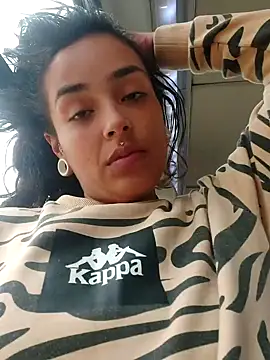 Moon And Sunn online show from 10.29.25