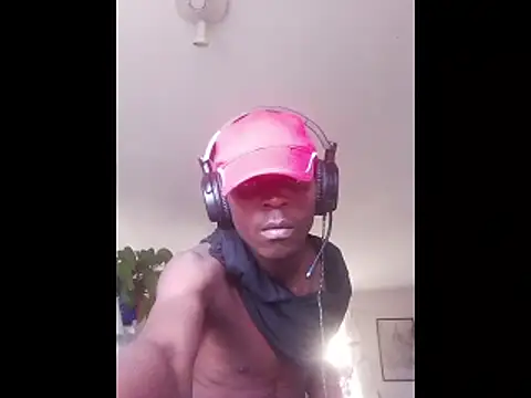 Snapshot of living_fantasy chatting on 10.29.25 living fantasy online show from 10.29.25