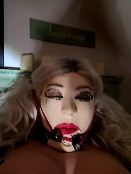 pleasser85 online show from 11.04.25