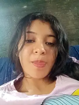 Snapshot of Soymaia chatting on 11.27.25 Soymaia online show from 11.27.25