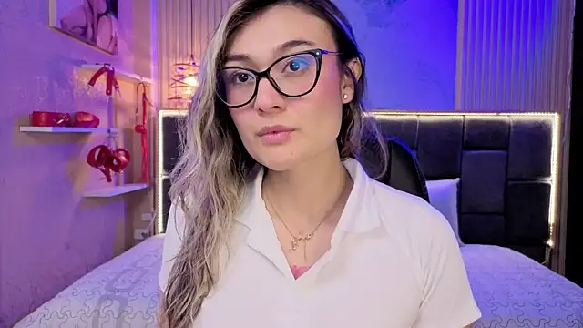 Im-Lola online show from 11.15.25