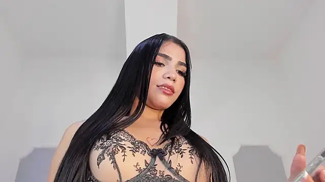 Snapshot of roxana_scott1 chatting on 04.25.26 roxana scott1 online show from 04.25.26