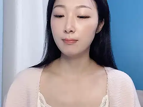 Snapshot of ella55-- chatting on 11.12.25 ella55-- online show from 11.12.25