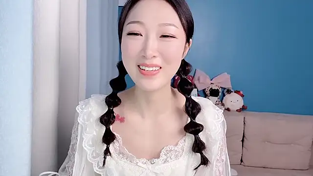 Snapshot of ella55-- chatting on 03.06.26 ella55-- online show from 03.06.26