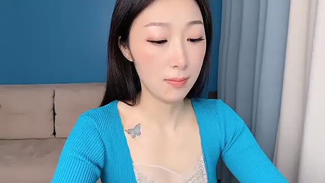 Snapshot of ella55-- chatting on 04.01.26 ella55-- online show from 04.01.26