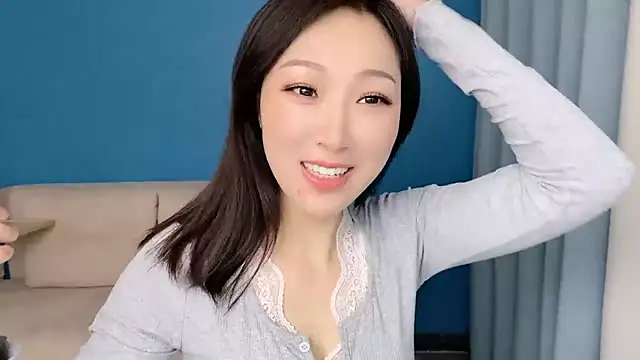 Snapshot of ella55-- chatting on 04.02.26 ella55-- online show from 04.02.26