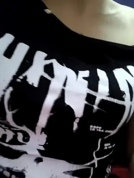 Snapshot of Agine222 chatting on 10.31.25 Agine222 online show from 10.31.25