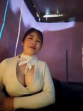 Snapshot of Nahata-suki chatting on 11.30.25 Nahata-suki online show from 11.30.25