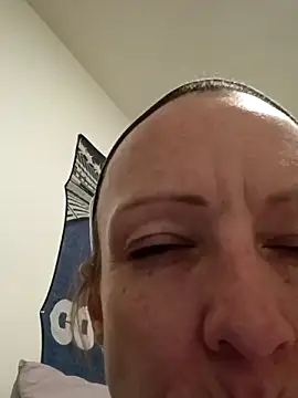 Karebearz1 online show from 11.20.25