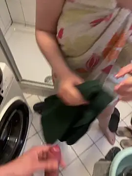 Teeny-Slut18 online show from 05.28.26