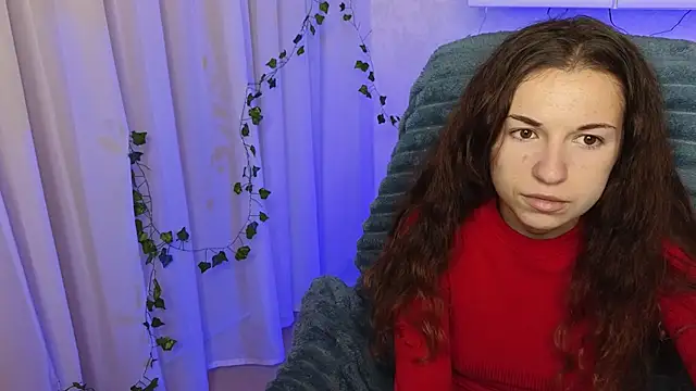 Snapshot of Ulyanix chatting on 12.04.25 Ulyanix online show from 12.04.25