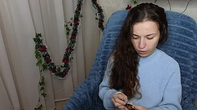 Snapshot of Ulyanix chatting on 12.17.25 Ulyanix online show from 12.17.25