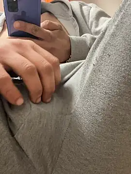 Snapshot of llioo22 chatting on 02.10.26 llioo22 online show from 02.10.26