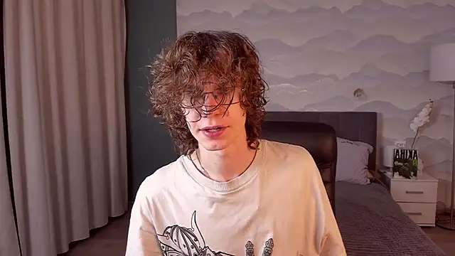 Snapshot of LeoBensyten chatting on 02.10.26 LeoBensyten online show from 02.10.26