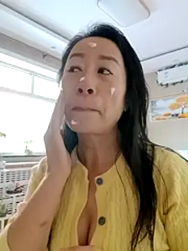 Snapshot of aniani11 chatting on 11.19.25 aniani11 online show from 11.19.25