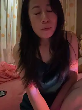 Snapshot of aniani11 chatting on 12.14.25 aniani11 online show from 12.14.25