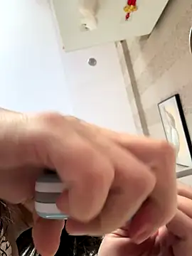 Snapshot of aniani11 chatting on 12.21.25 aniani11 online show from 12.21.25