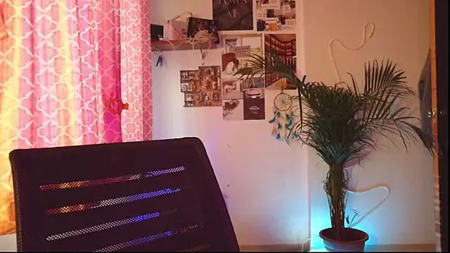 Snapshot of Saloni9 chatting on 04.01.26 Saloni9 online show from 04.01.26