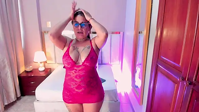 HannaaWells online show from 12.17.25