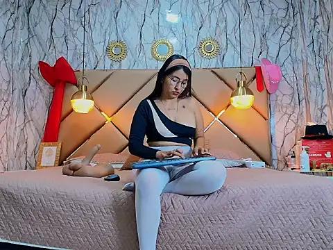 Snapshot of CATTA_GARCIA chatting on 12.19.25 CATTA GARCIA online show from 12.19.25