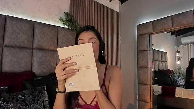 Snapshot of BrigitteVons chatting on 12.20.25 BrigitteVons online show from 12.20.25