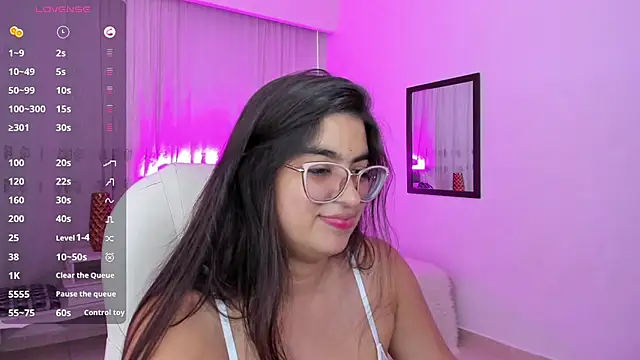 Snapshot of Luna_Jonnes1 chatting on 05.31.26 Luna Jonnes1 online show from 05.31.26
