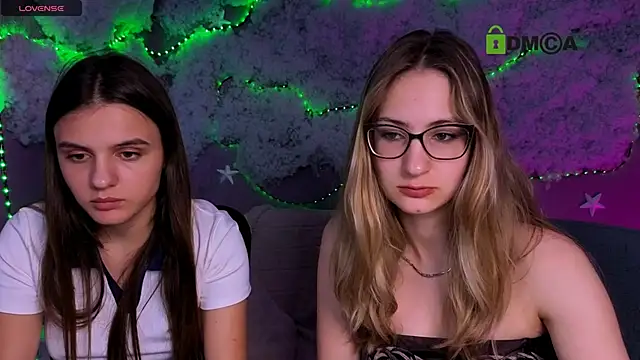 lisa dark  online show from 05.22.26