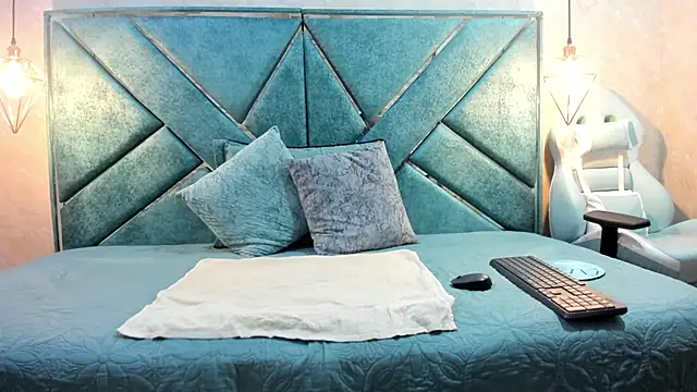 EXOTIC TRANS online show from 11.15.25