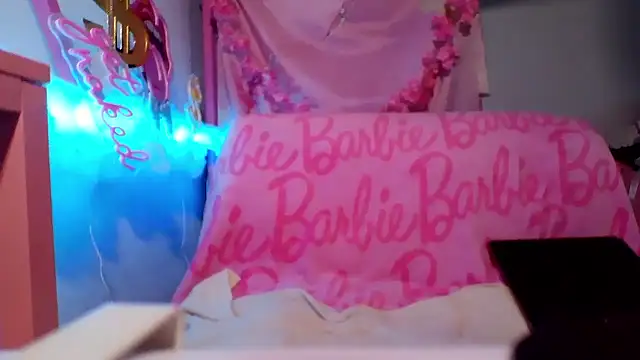 Snapshot of PrincessKDoll chatting on 11.04.25 PrincessKDoll online show from 11.04.25