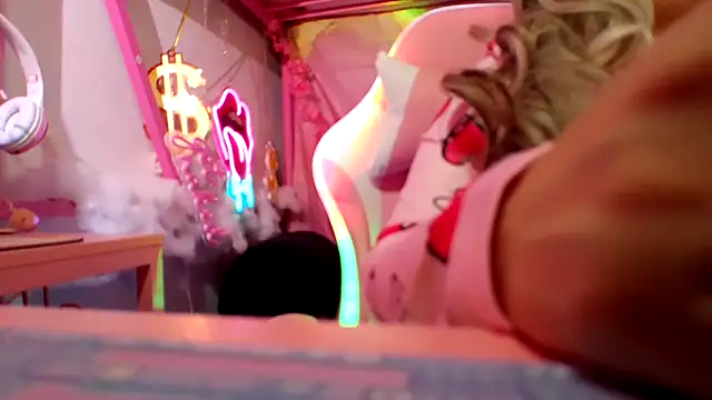 Snapshot of PrincessKDoll chatting on 11.06.25 PrincessKDoll online show from 11.06.25