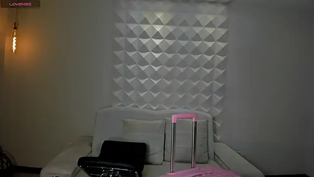 Snapshot of BellaConnorX chatting on 06.12.26 BellaConnorX online show from 06.12.26