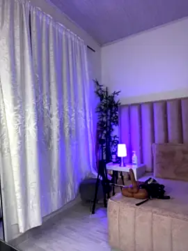 Natural BIGASS Nina online show from 12.05.25