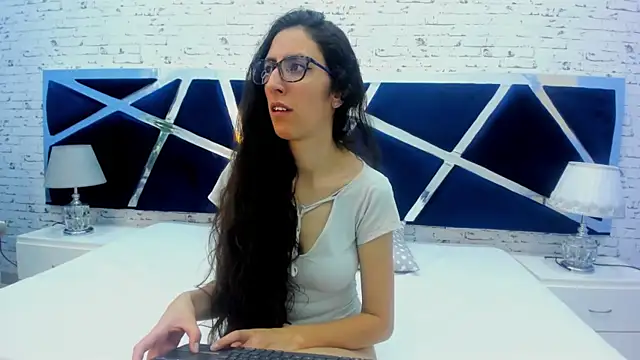 Snapshot of GirafMusic chatting on 01.11.26 GirafMusic online show from 01.11.26