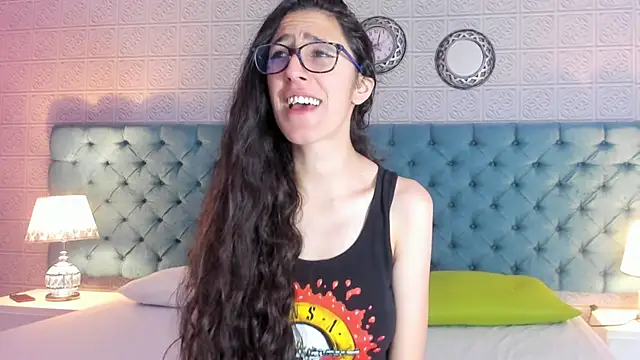 Snapshot of GirafMusic chatting on 01.12.26 GirafMusic online show from 01.12.26