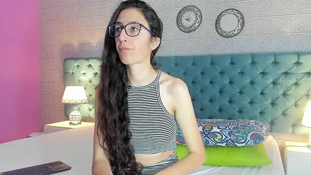 Snapshot of GirafMusic chatting on 01.13.26 GirafMusic online show from 01.13.26