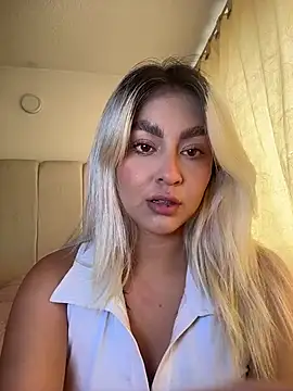 Snapshot of Elina_Hills chatting on 02.20.26 Elina Hills online show from 02.20.26